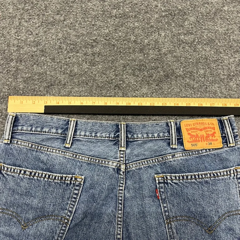 Levi's Denim Shorts Mens Size 38 Blue 505 Regular Fit Medium Wash Cotton Casual